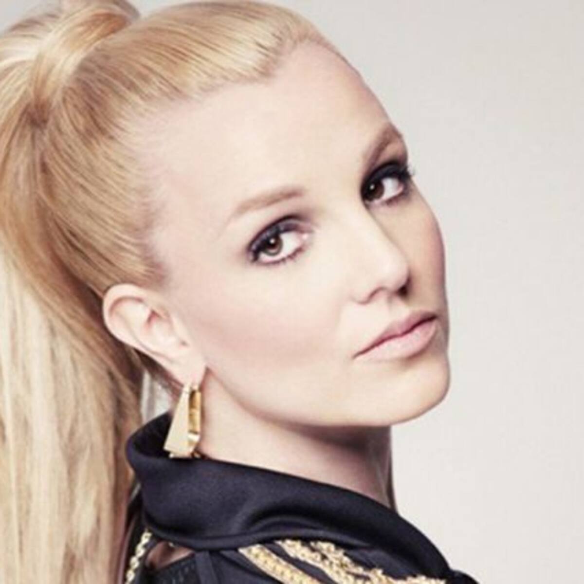 Britney Spears y Jaime Camil reviven la "Britney-señal"