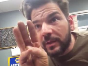 Papá se entera que tendrá trillizos y su reacción se hizo viral