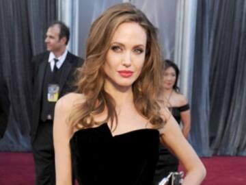 La reacción de Angelina Jolie al ver a Jennifer Aniston en el escenario