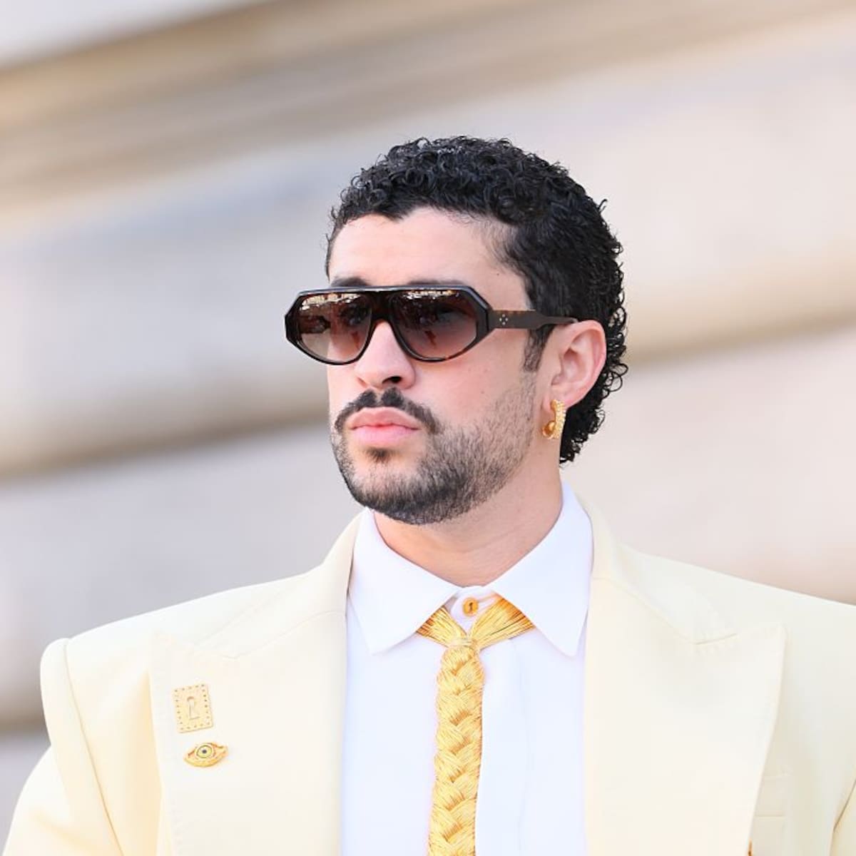 Ex pareja de Bad Bunny lo demanda por 40 millones de dólares, ¿de qué lo acusa, podrá ganar la batalla legal?