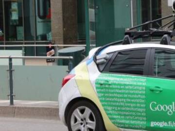 Google Maps muestra a hombre cayendo por las escaleras