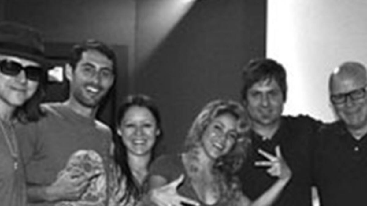 Shakira está en el estudio preparando su nuevo álbum