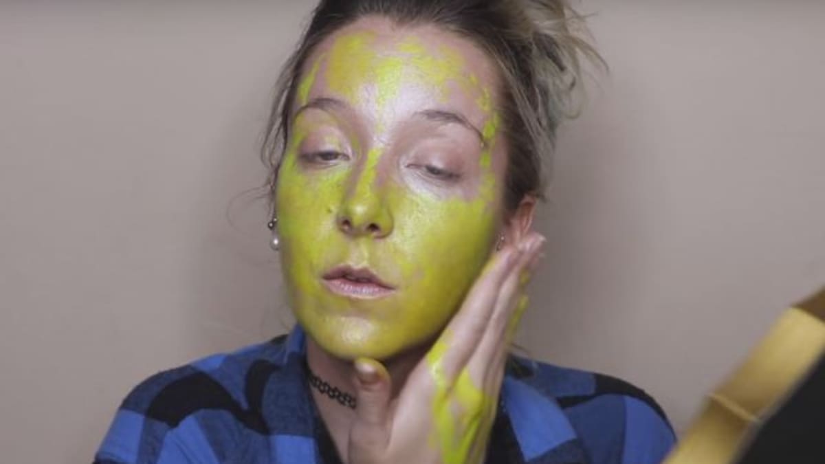 Se maquilla con marcatextos