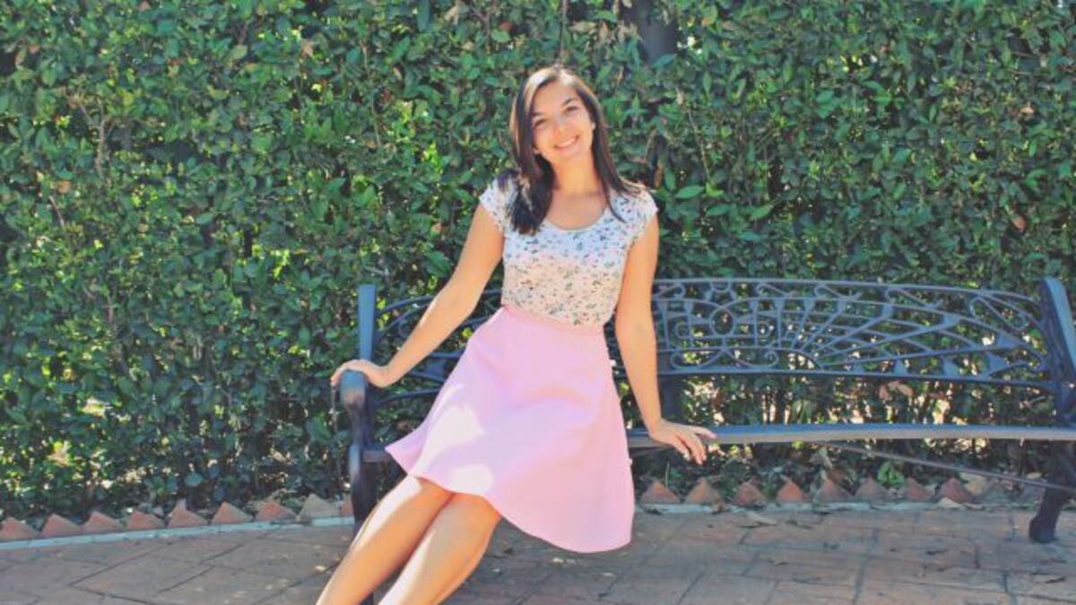 ¿Quién dijo que las faldas no van con tenis?