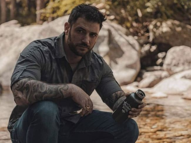 Stan Yanevski sigue siendo actor en su país natal, Bulgaria