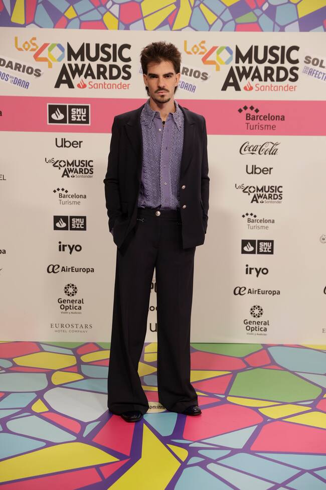 Después de tantas colaboraciones ('Relámpago', 'Escudo' y 'Una Ventana'), Xavibo ha venido a LOS40 Music Awards Santande 2024 para colaborar con la causa solidaria en torno a la que nos hemos unido esta noche.