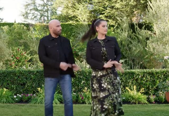John Travolta baila &quot;Grease&quot; junto a su hija Ella Blue