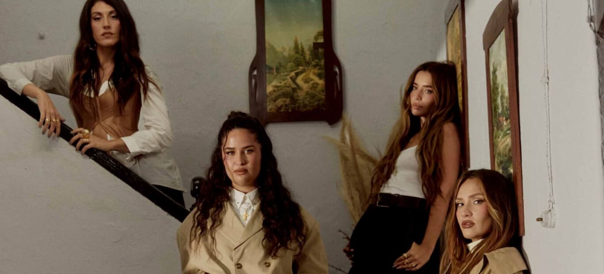 Lola Indigo, Lia Kali, Queralt Lahoz y Salma para "Tus Iniciales".