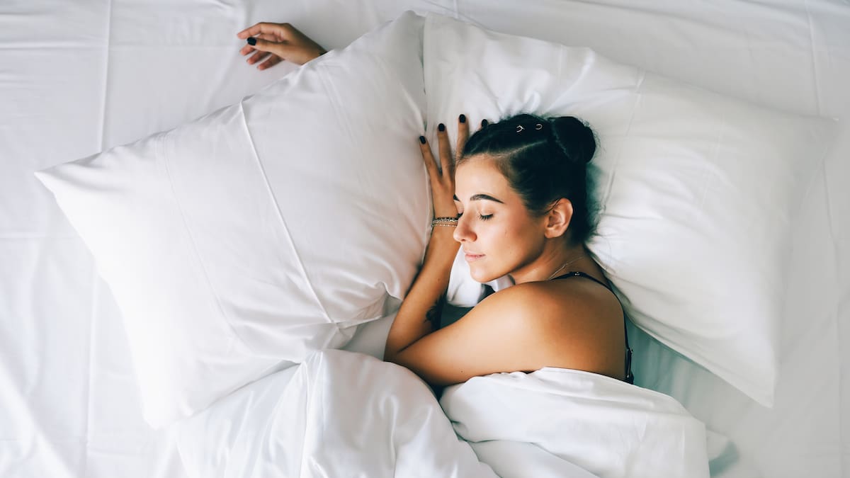 ¿Qué es el sleepmaxxing y por qué tienes que tener cuidado con esta tendencia?