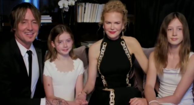Nicole Kidman presenta por primera vez a sus hijas Sunday y Faith