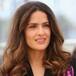 Salma Hayek sorprende con atrevido topless