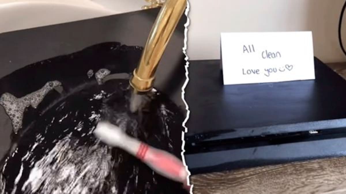 Quiso sorprender a su novio lavando su consola, lo arruinó con agua y jabón