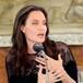 Esta mujer asegura ser la doble de Angelina Jolie