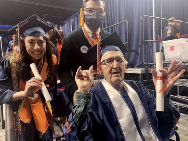 René Neira tardó 70 años en poder terminar sus estudios