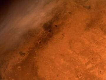 DESCUBREN AGUA LÍQUIDA EN MARTE