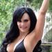 Maribel Guardia celebra 2 millones de seguidores con tremendo bikini
