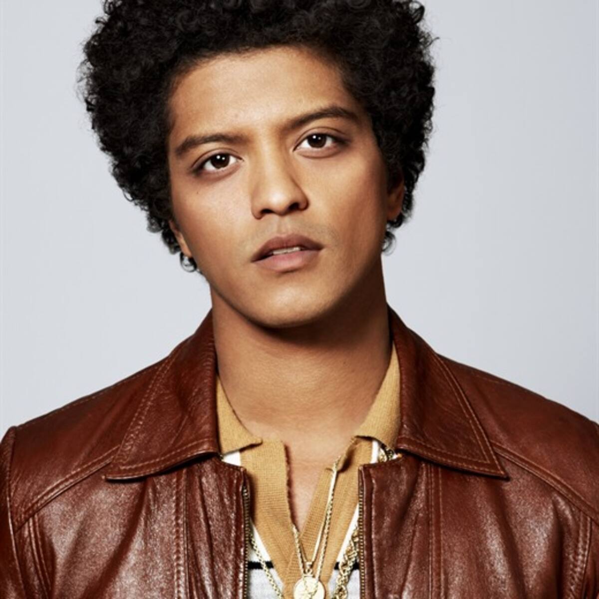 Bruno Mars y sus 28 años
