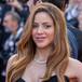 Shakira es comparada con Lady Di por usar “vestido de la venganza” tras separación con Piqué
