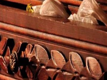 ENCONTRÓ 95 MIL EUROS EN UN MUEBLE VIEJO Y NO CREERÁS LO QUE HIZO CON ELLOS