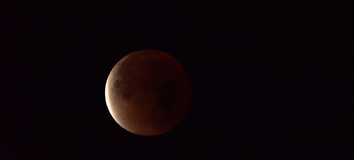 ¿Dónde y cuándo es el eclipse lunar parcial?