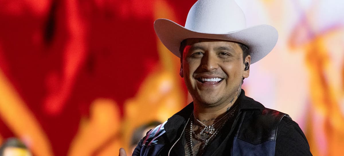 La modelo que aparece en el nuevo video de Christian Nodal se parece a Cazzu