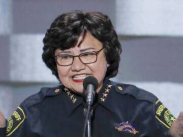 Hija de mexicanos buscará la gubernatura de Texas