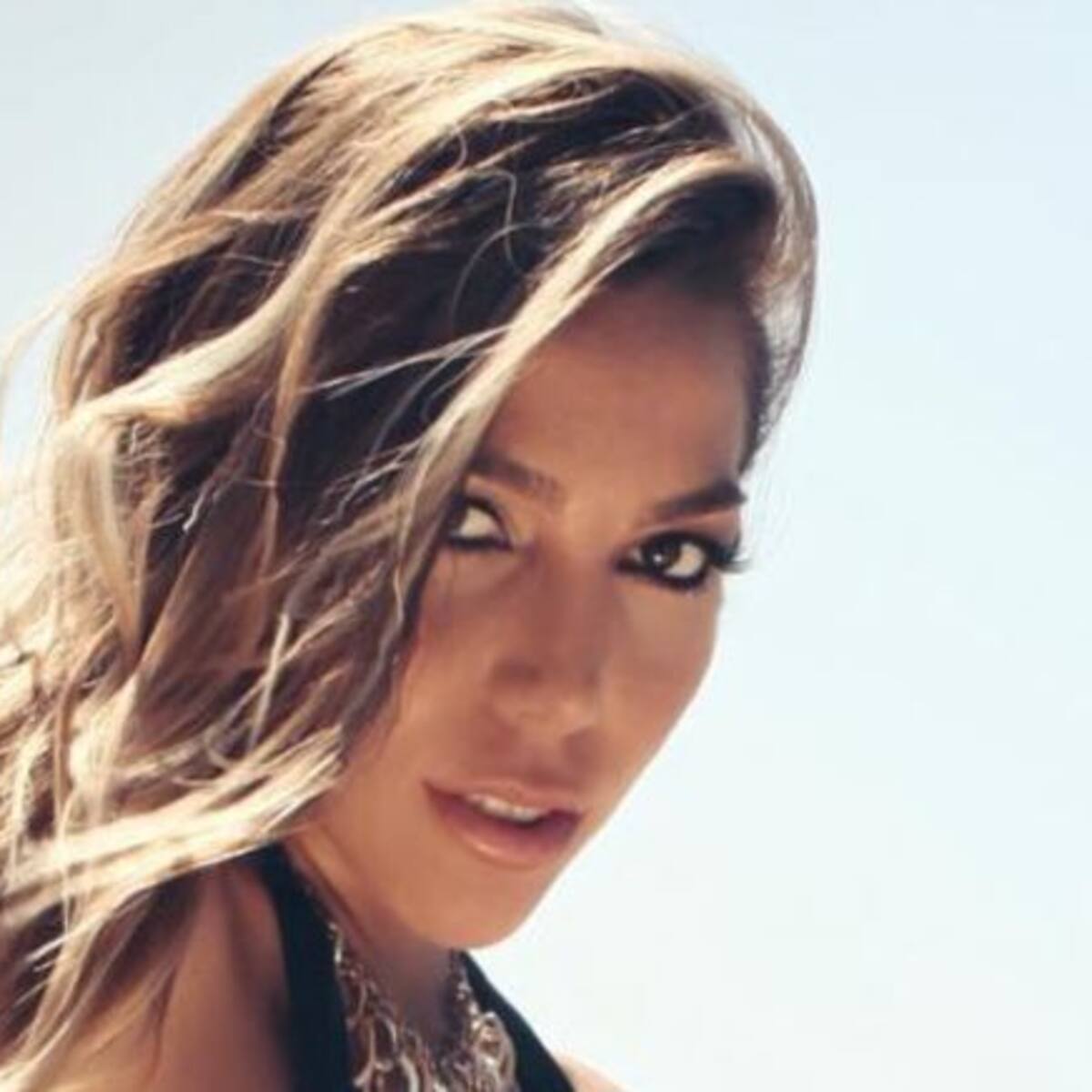Frida Sofía le contesta al ex que "aún la ama"