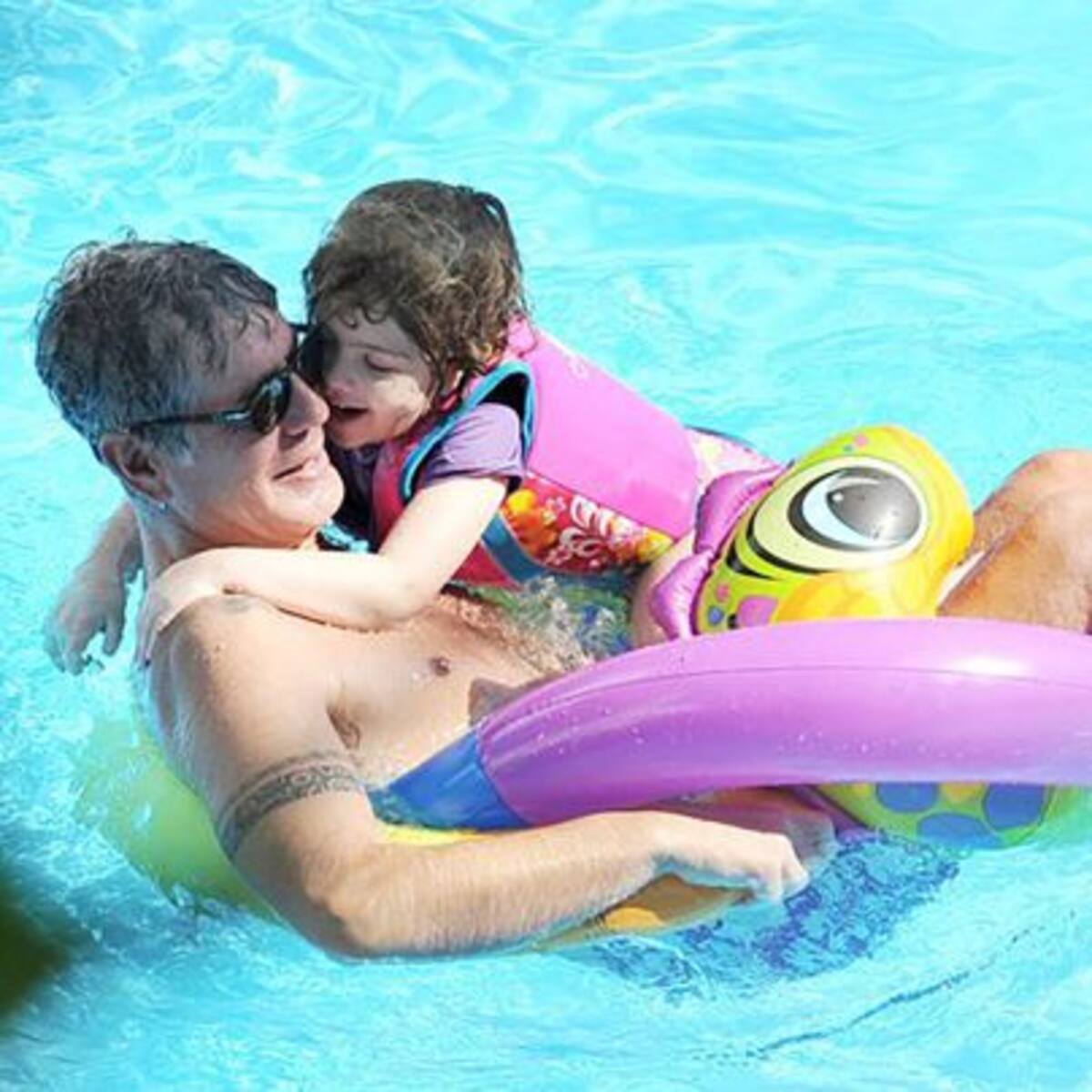 Así se despidió de él, la hija de Anthony Bourdain