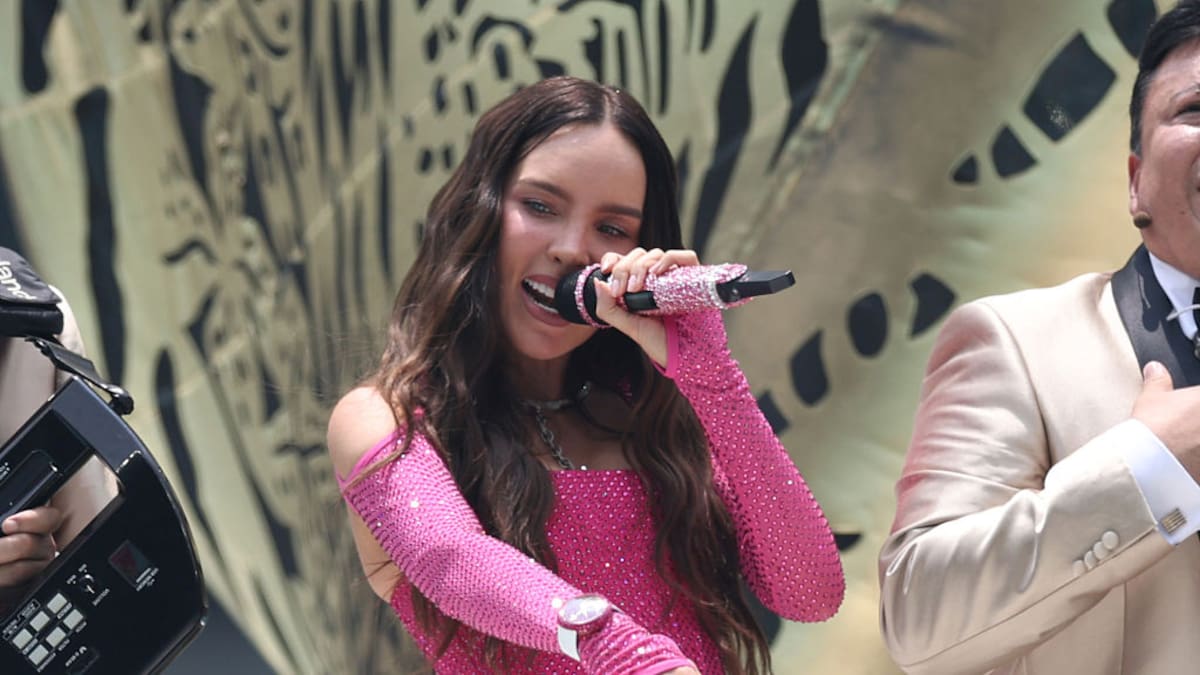 ¿Cuánto costó el look de 80,000 cristales de Swarowsky que Belinda usó en la inauguración del Mundial?