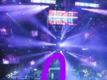 ¿Paranormal aparición en 90s pop tour?