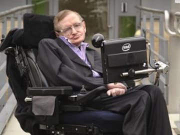 Stephen Hawking podría haber muerto en 1985
