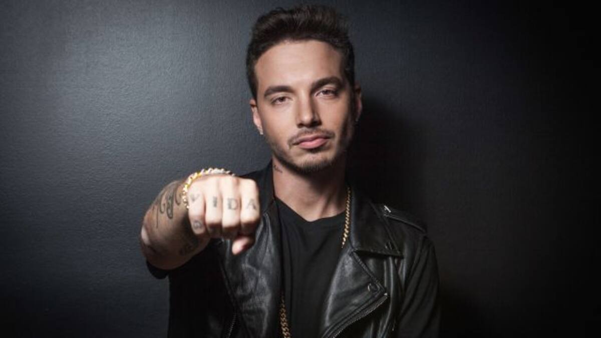 Así se cayó J Balvin mientras grababa un video (Video)