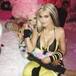 El beso entre Kylie Jenner y Christina Aguilera