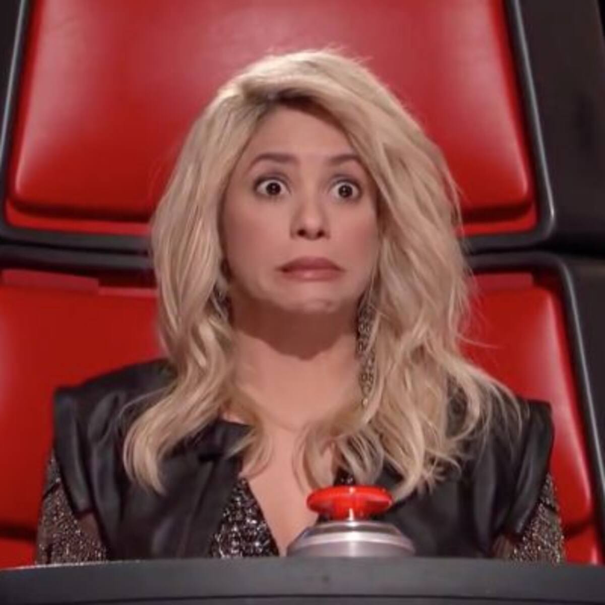 Critican ombligo de Shakira