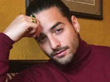 MALUMA ROBA TREMENDO BESO A MUJER 35 AÑOS MAYOR QUE ÉL