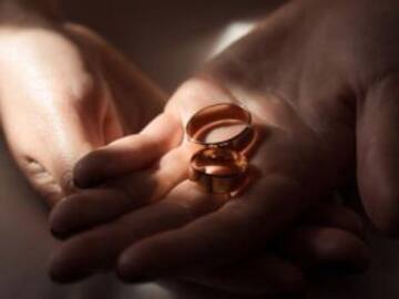 Joven cancela su boda porque su pareja veía pornografía