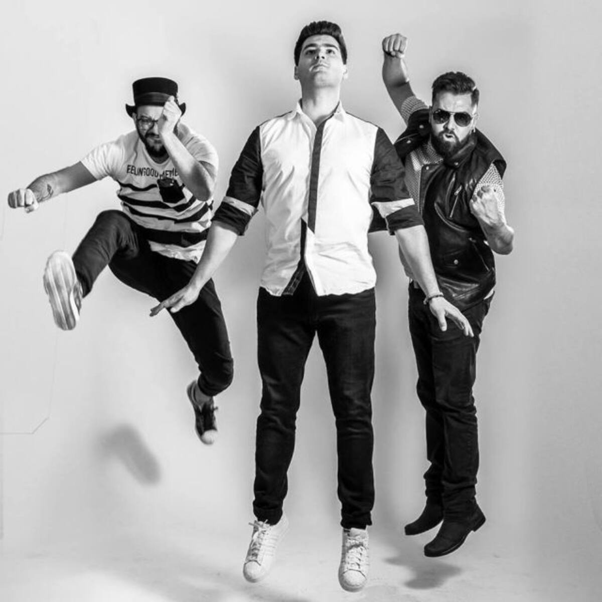 Pantufla presenta "Pégame"