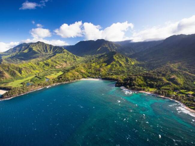 Descubren debajo de las aguas de Hawaii un camino amarillo