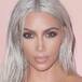 Kim Kardashian sale a la calle únicamente con medias transparentes