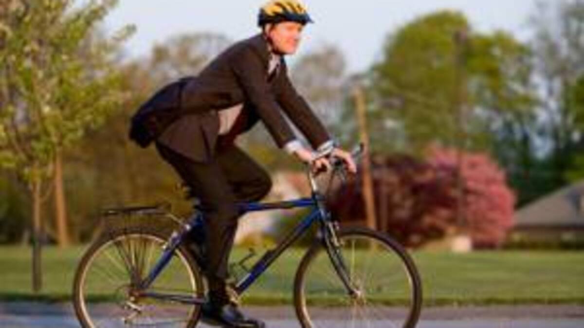 Ir al trabajo en bicicleta tiene sus beneficios en Francia.