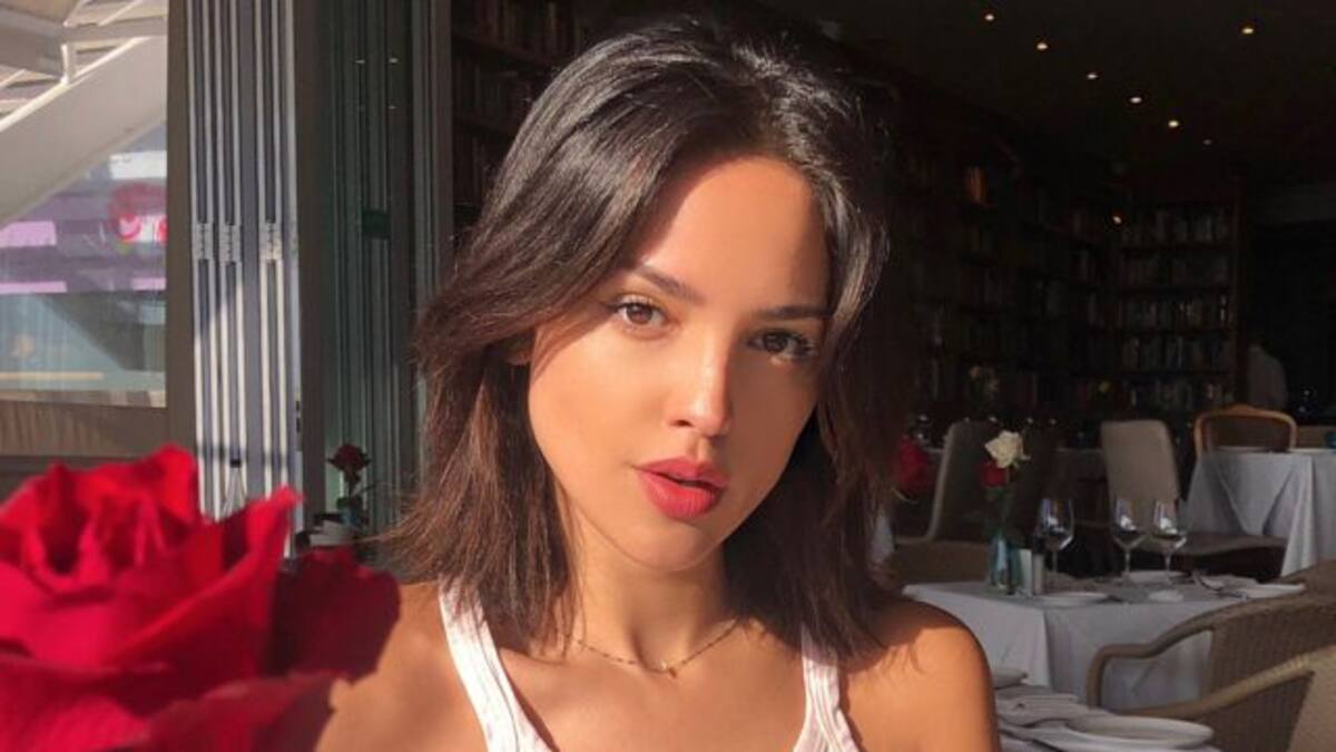Eiza posa sin bra y sus fans enloquecen