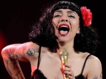 Mon Laferte lanza su nuevo sencillo “Se me va a quemar el corazón”