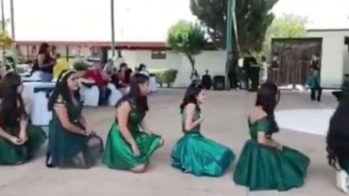 Jóvenes están adoptando canciones de Peso Pluma para bailarlas como vals
