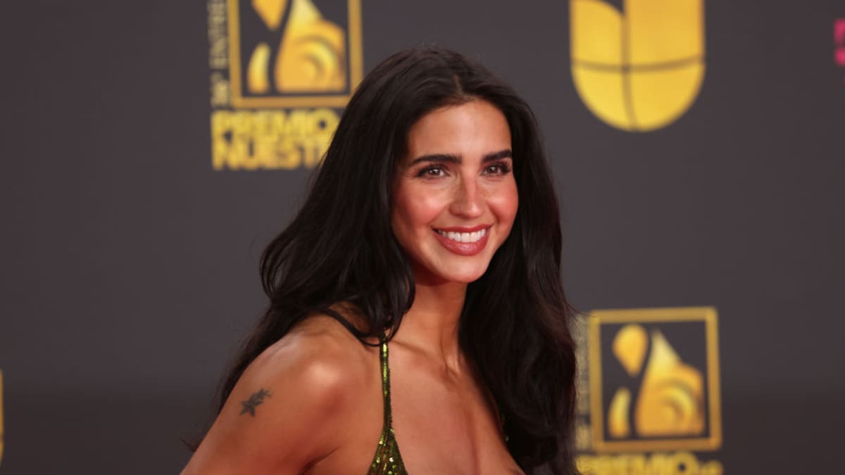 Bárbara de Regil vive momento vergonzoso en Supernova Génesis al llamar “John Lennon” a Jimmy Lennon Jr, uno de los presentadores más reconocidos del box internacional, así fue el momento