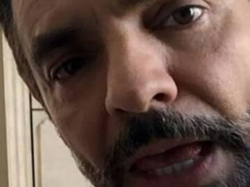 Así se divierten Eugenio Derbez y Aitiana en el baño