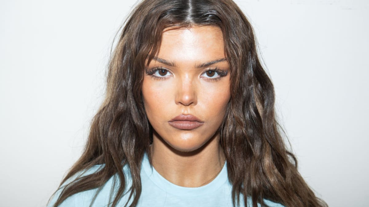 ¿Quién es Bu Cuarón? La joven cantante que levantó debates luego de abrir el concierto de Dua Lipa en CDMX