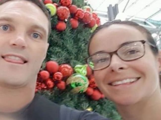 Hombre salva a su esposa del ataque de un tiburón blanco