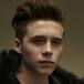 Brooklyn Beckham es seriamente criticado por estas fotografías