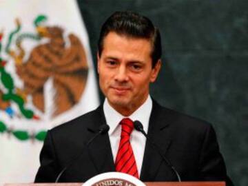 EPN lo hizo otra vez, sufre para dar la hora