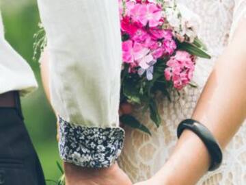 Le prohíben faltar al trabajo el día de su boda